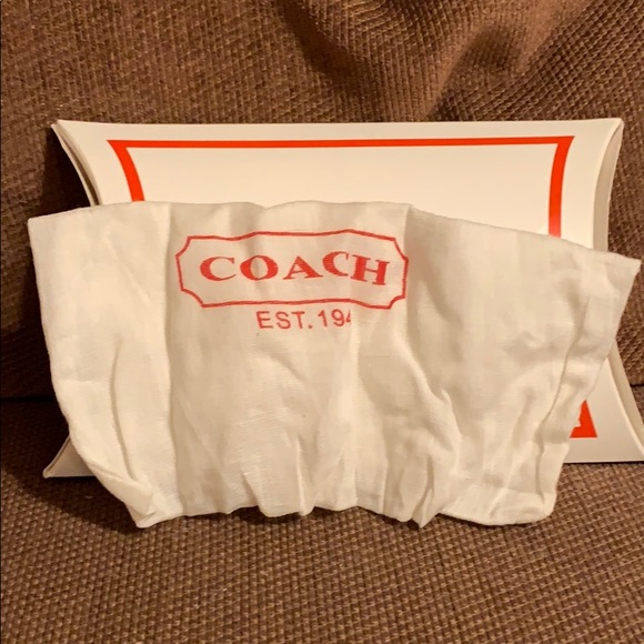 Coach wristlet (new with tag) - Picture 7 of 8